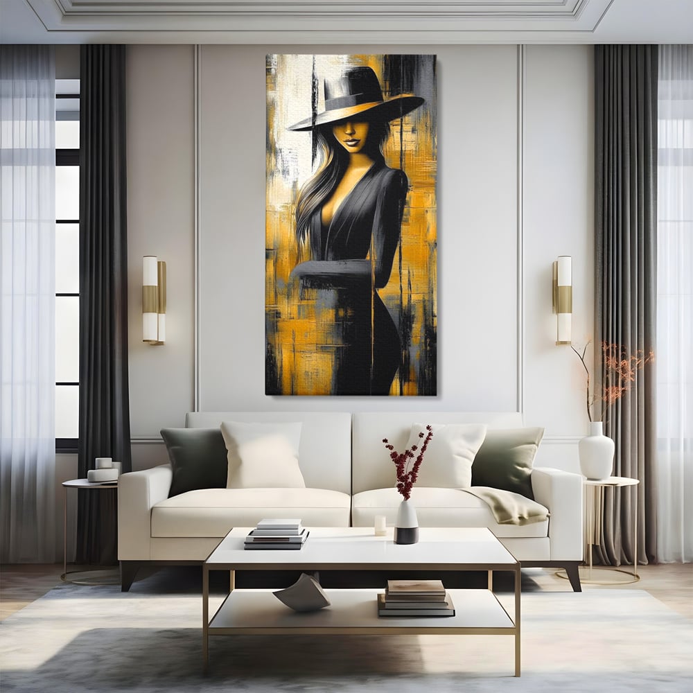 Tablou canvas cu tablou canvas cu silueta feminina si palarie, fara rama, pe sasiu de lemn, pe perete intr-un living